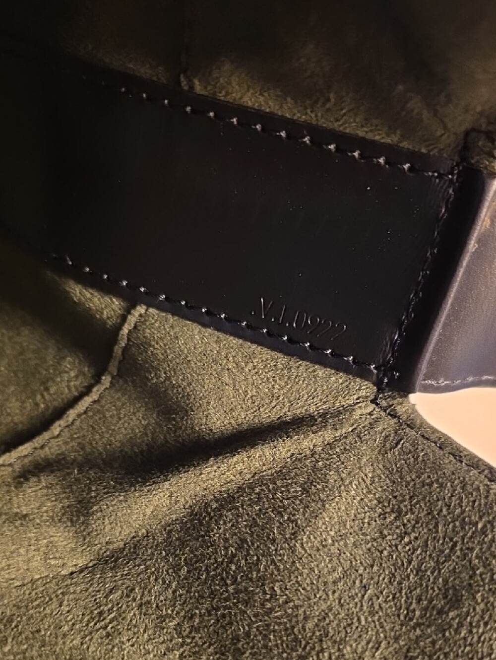 Louis Vuitton Black Epi Sac Seau - Picture 7 of 7